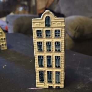 KLM Delft Ceramic Building Figurine in Cream and Blue Collectable # 67
